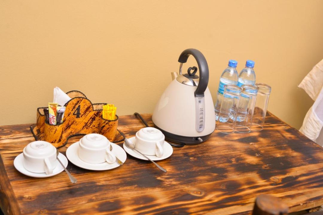 Burka Coffee Lounge Hotel Arusha Exterior photo